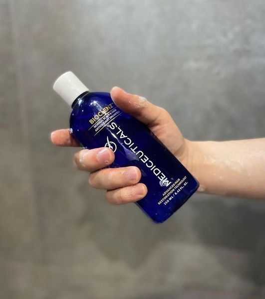 Mediceuticals Bioclenz&trade; szampon wspierający kondycję włos&oacute;w skłonnych do wypadania, 250 ml 51001 zdjęcia