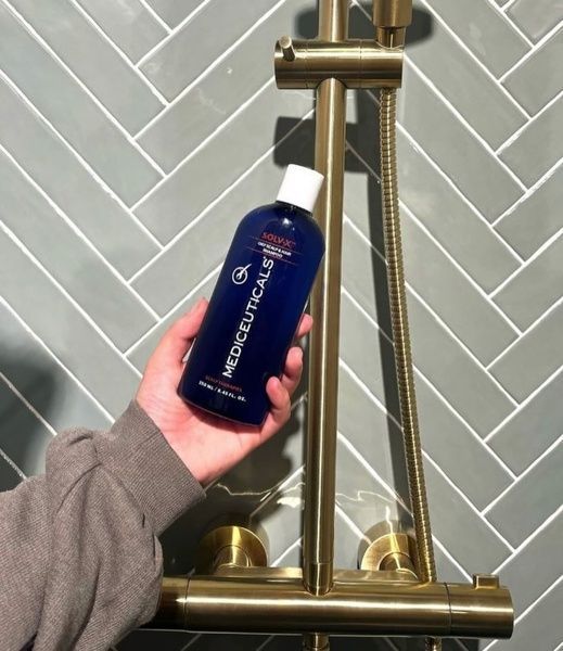 Mediceuticals Solv-X&trade; - szampon oczyszczający do tłustej sk&oacute;ry głowy, 250 ml 54006 zdjęcia