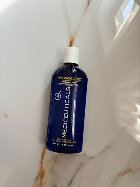 Mediceuticals Hydroclenz&trade; szampon pielęgnacyjny do suchej sk&oacute;ry głowy i włos&oacute;w z tendencją do wypadania, 250 ml 51003 zdjęcia