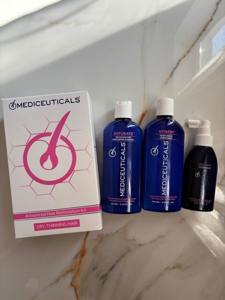 Mediceuticals zestaw do pielęgnacji suchych włos&oacute;w i sk&oacute;ry głowy z tendencją do przerzedzania dla kobiet (Saturate&trade; 250ml, Vitatin&trade; 250ml, Cellagen&trade; 125ml) 52010 zdjęcia