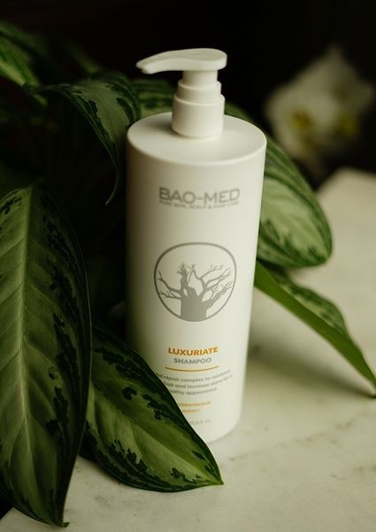 Odżywczy szampon z ekstraktem z baobabu Bao-Med Luxuriate&trade;, 1L 57010 zdjęcia